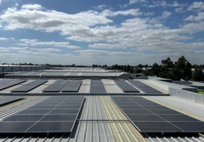 Roof-mounted solar installation at HL Pharma’s Melbourne temperature-controlled pharmaceutical storage facility.
